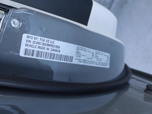 Used 2021 Chrysler Pacifica Touring-L image 37