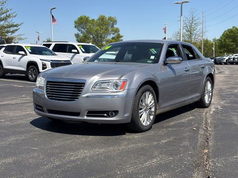 Used 2014 Chrysler 300 C AWD/4WD image 2