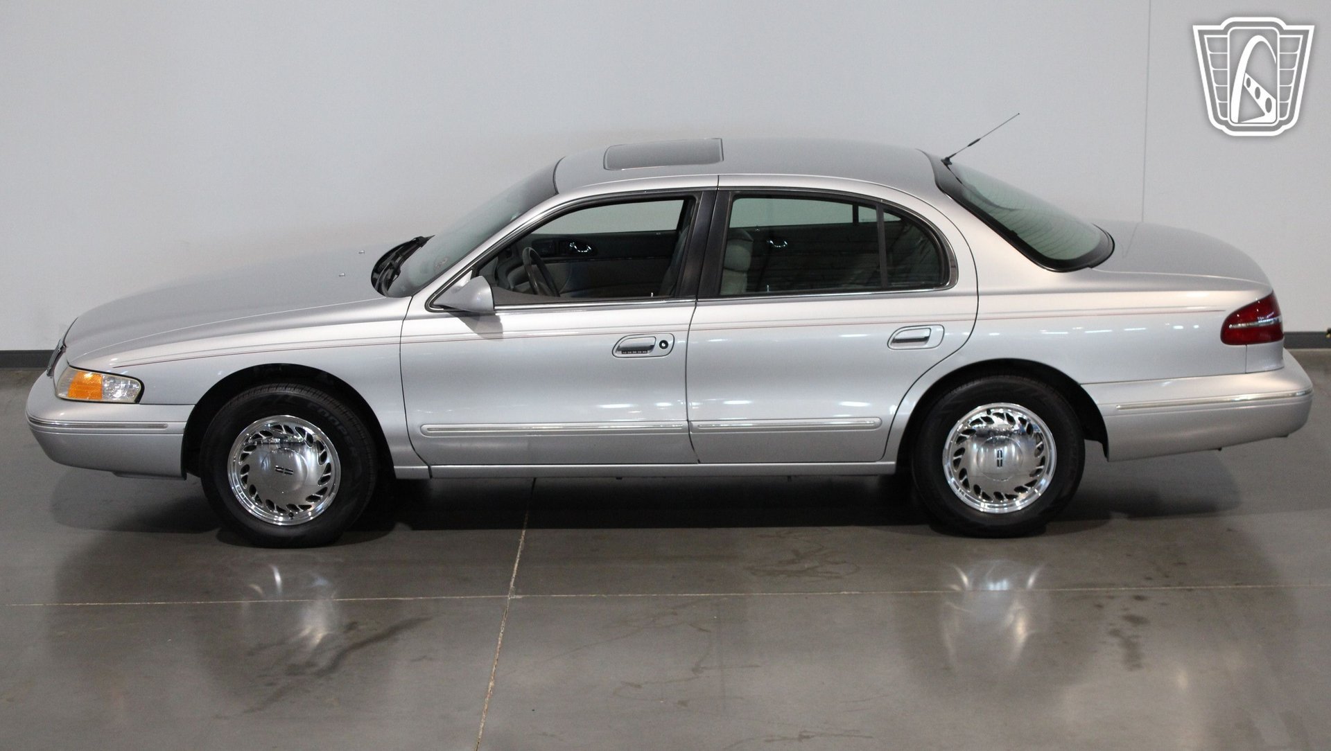 Used 1996 Lincoln Continental FWD image 11