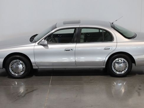 Used 1996 Lincoln Continental image 11