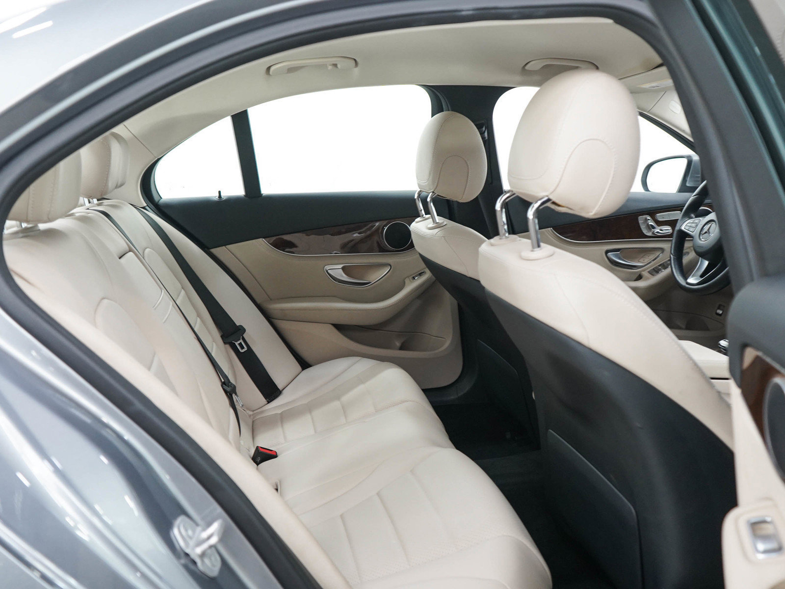 Used 2016 Mercedes-Benz C 300 4MATIC Sedan image 12
