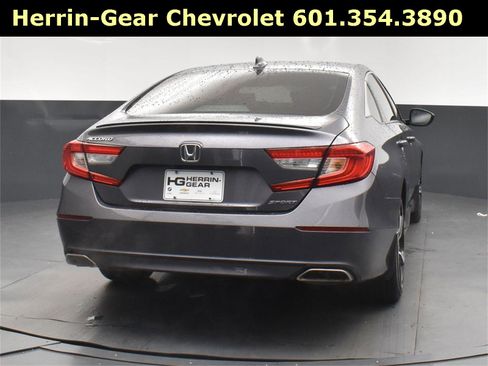 Used 2018 Honda Accord Sport image 18