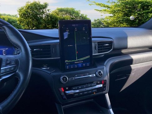 Used 2020 Ford Explorer ST w/ Premium Technology Package image 9