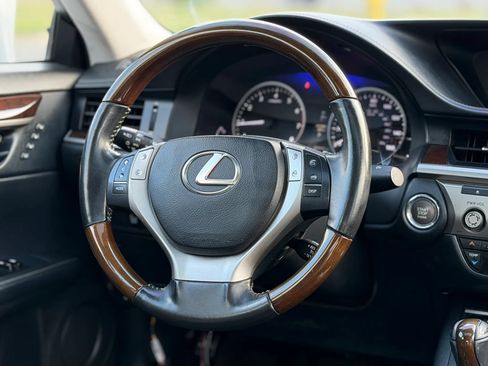 Used 2013 Lexus ES 350 w/ Luxury Pkg FWD image 15