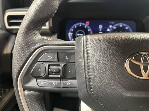 Certified 2025 Toyota 4Runner 4WD image 26