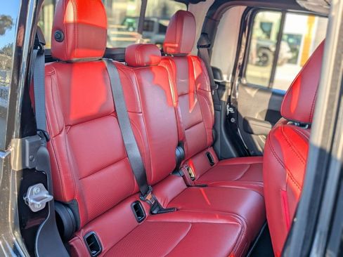 New 2026 Jeep Gladiator Sport image 2