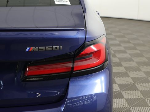 Used 2022 BMW M550i xDrive w/ Premium Package image 21