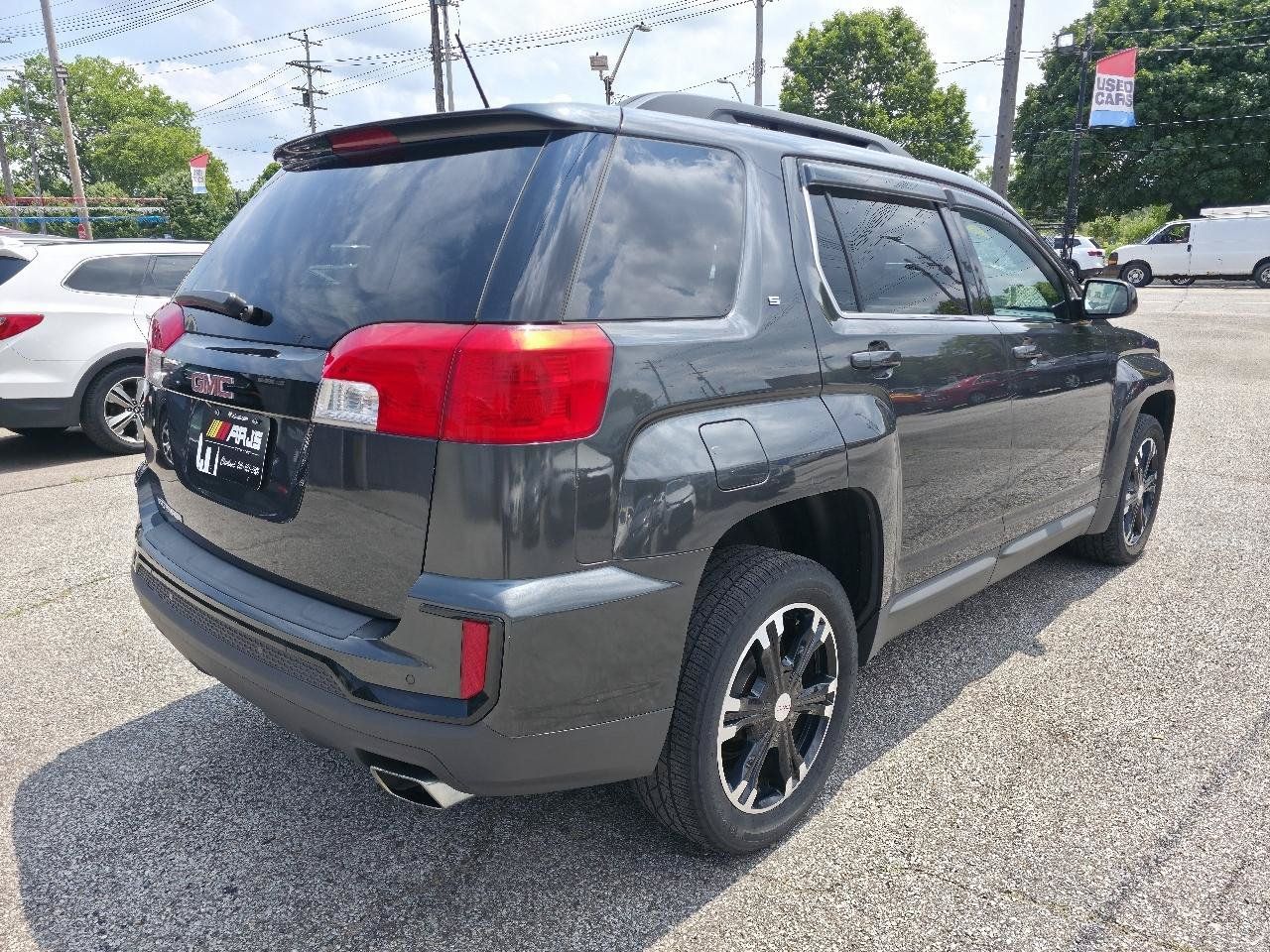 Used 2017 GMC Terrain SLE w/ Technology Package FWD image 5