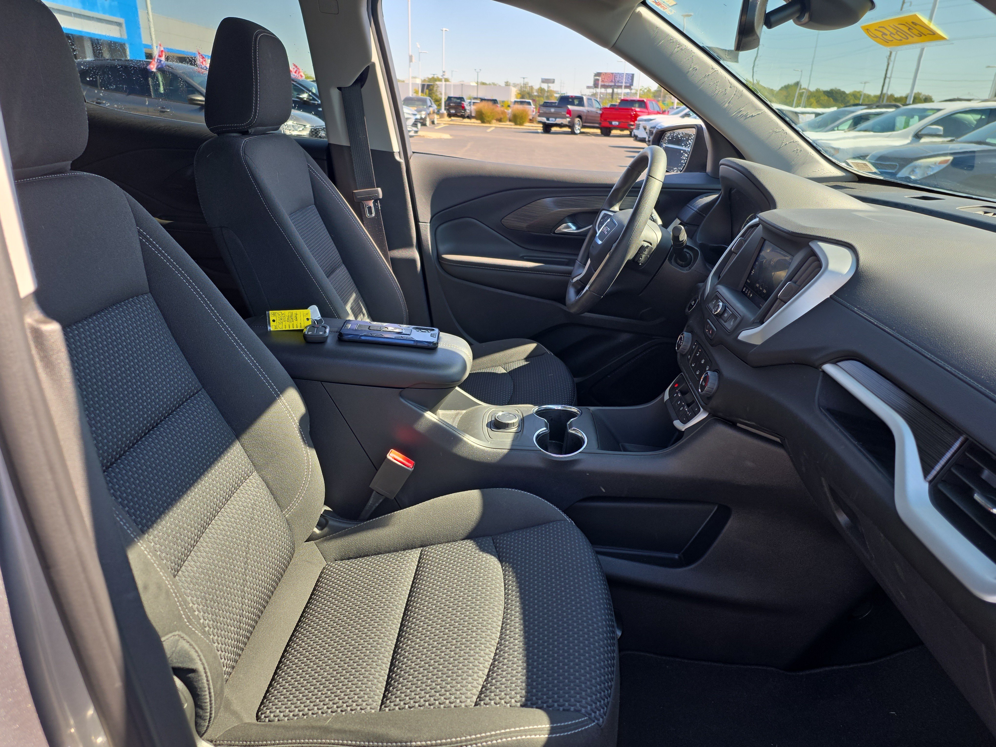 Used 2023 GMC Terrain SLE FWD image 8