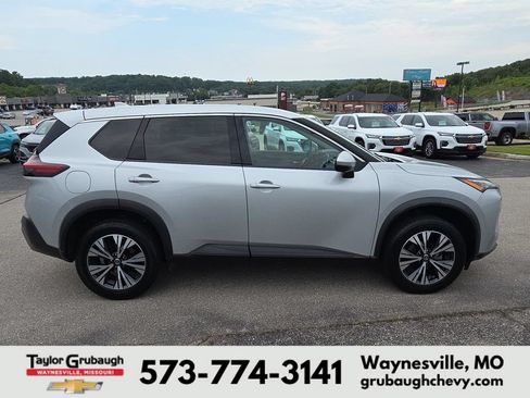 Used 2021 Nissan Rogue SV AWD/4WD image 9