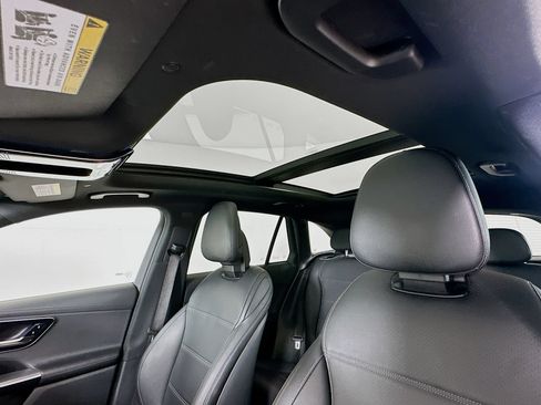 Used 2023 Mercedes-Benz GLC 300 4MATIC image 24