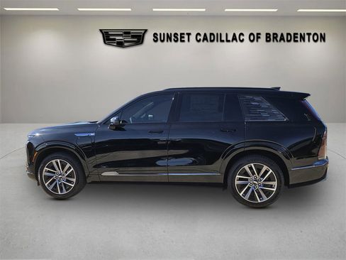 New 2026 Cadillac Vistiq Sport w/ LPO, Floor Liner Package AWD/4WD image 4