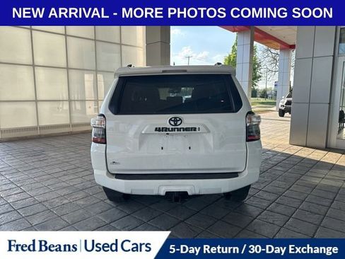 Used 2024 Toyota 4Runner SR5 Premium w/ Moonroof Package AWD/4WD image 4