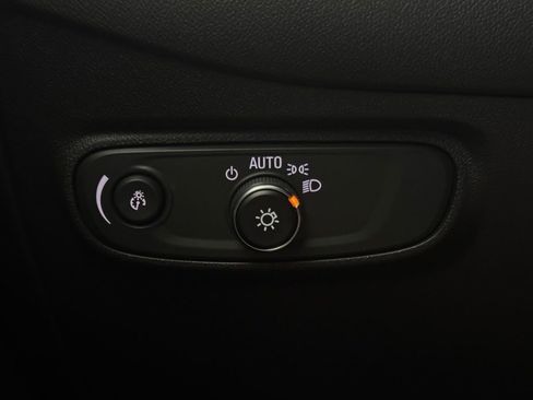 Used 2024 Chevrolet Equinox LT w/ LPO, Floor Liner Package FWD image 21