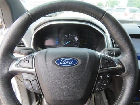 Used 2020 Ford Edge Titanium w/ Equipment Group 301A FWD image 19