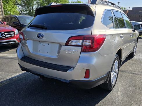 Used 2015 Subaru Outback 2.5i Premium AWD/4WD image 3