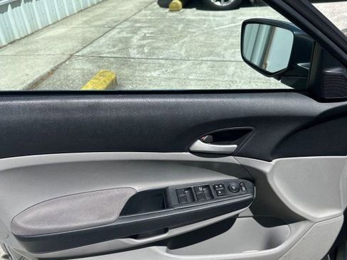 Used 2012 Honda Accord LX image 11