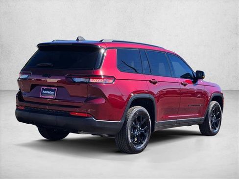 Used 2025 Jeep Grand Cherokee L Altitude AWD/4WD image 5