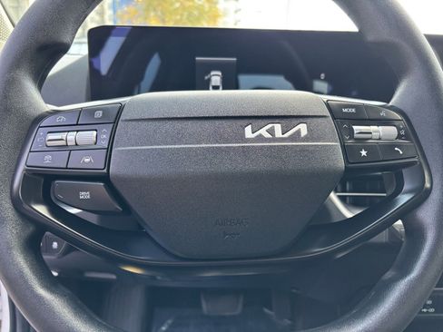 Used 2025 Kia K4 FWD image 28