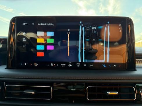 Used 2025 Lincoln Aviator Black Label image 34