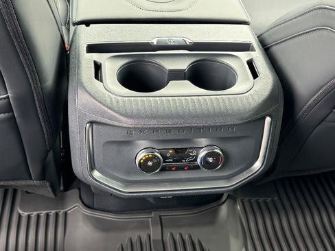 New 2026 Ford Expedition Platinum image 14