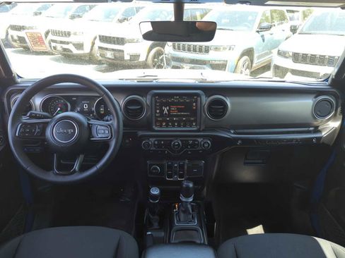 Used 2023 Jeep Wrangler Unlimited w/ Cold Weather Group AWD/4WD image 30