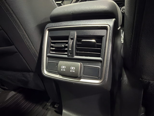 Used 2020 Subaru Forester Premium AWD/4WD image 36
