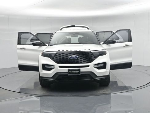 Certified 2023 Ford Explorer ST-Line w/ Class IV Trailer Tow Package image 26