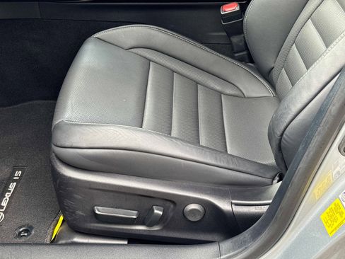 Certified 2022 Lexus IS 350 F Sport RWD image 19