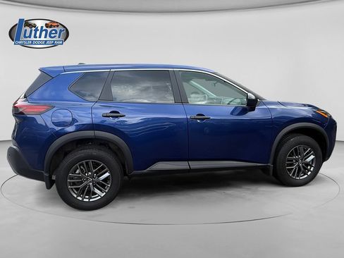Used 2023 Nissan Rogue S AWD/4WD image 6