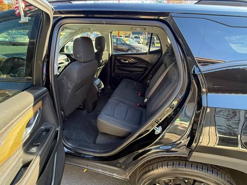 Used 2019 GMC Terrain SLE w/ Driver Convenience Package FWD image 8