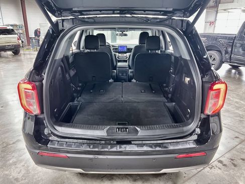 Used 2023 Ford Explorer XLT w/ Equipment Group 202A AWD/4WD image 26