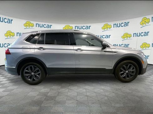 Used 2023 Volkswagen Tiguan SE w/ Panoramic Sunroof Package image 8