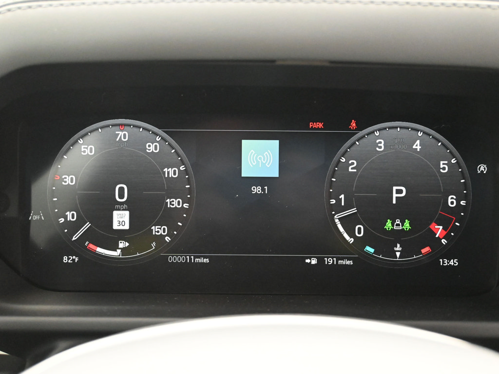 Used 2025 Land Rover Defender 110 X-Dynamic SE AWD/4WD image 16