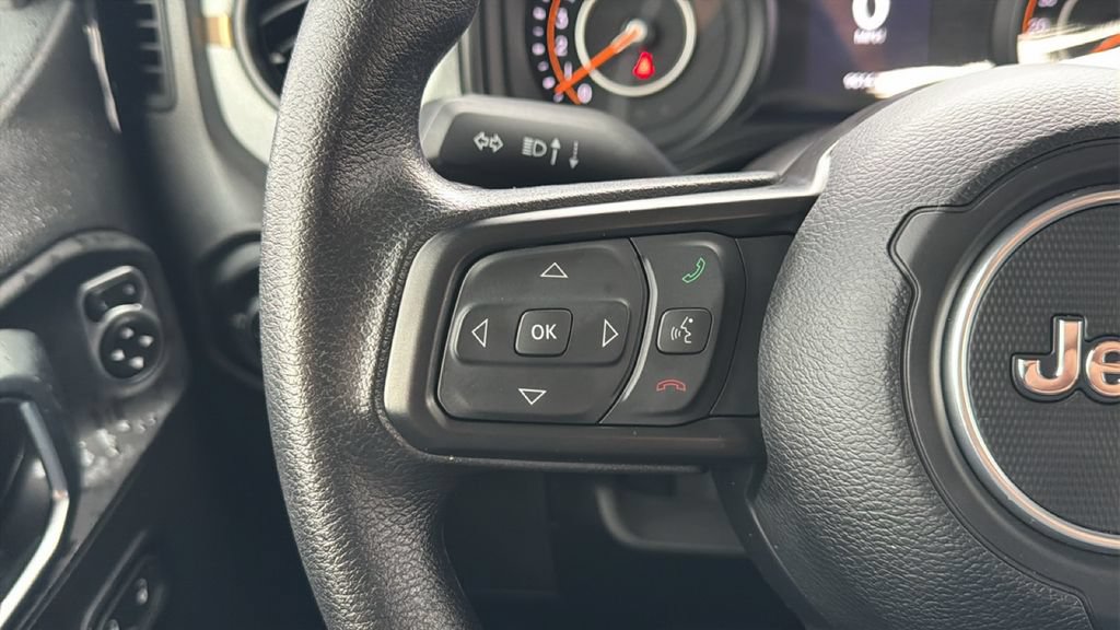 Used 2025 Jeep Gladiator Sport AWD/4WD image 19