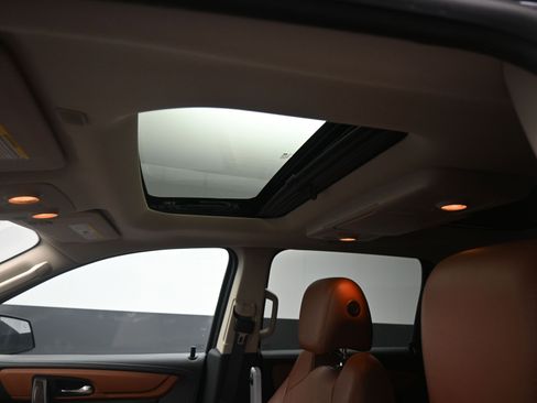 Used 2017 Chevrolet Traverse Premier image 14
