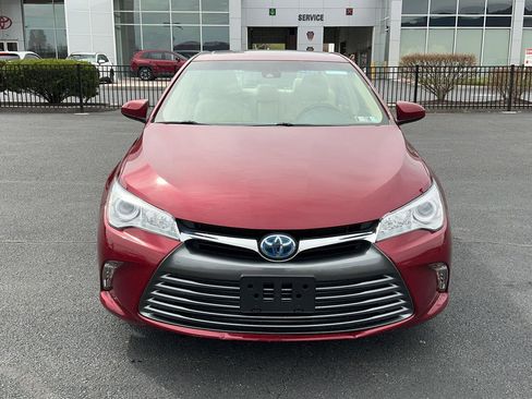 Used 2017 Toyota Camry XLE w/ Moonroof Package image 2