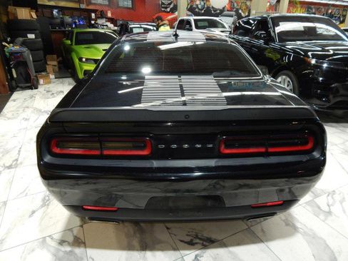 Used 2017 Dodge Challenger SXT Plus image 5