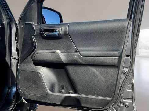 Used 2023 Toyota Tacoma TRD Off-Road image 28