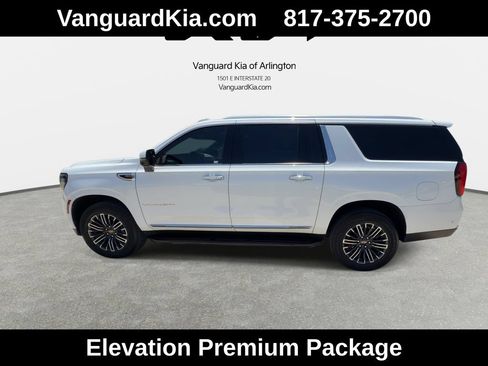 Used 2025 GMC Yukon XL Elevation w/ Elevation Premium Package AWD/4WD image 5
