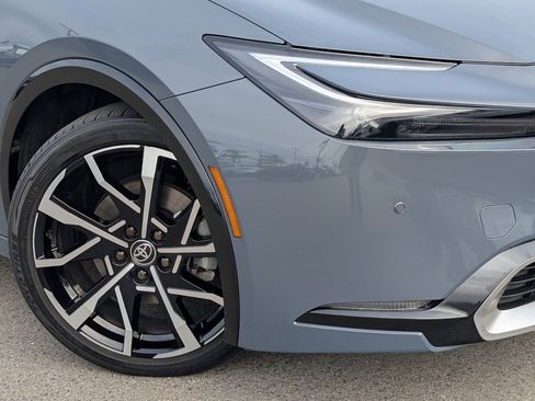 Used 2025 Toyota Prius Plug-In Hybrid image 10