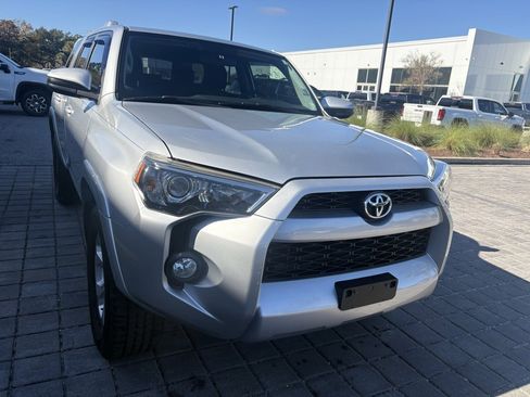 Used 2018 Toyota 4Runner SR5 image 5