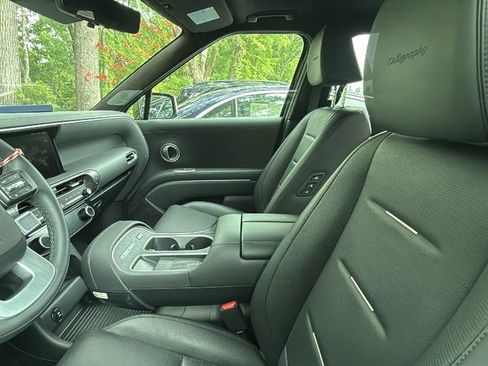 Used 2026 Hyundai Palisade Calligraphy FWD image 4