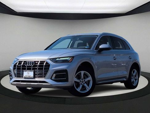 Used 2021 Audi Q5 Premium w/ Convenience Package image 1