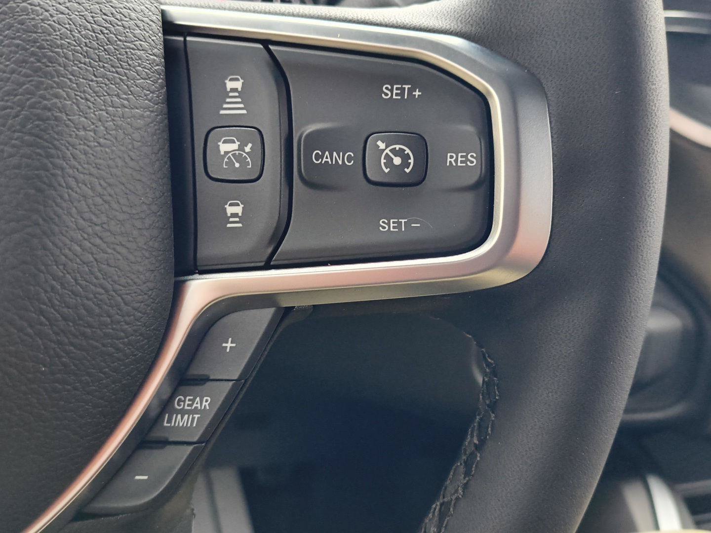 New 2027 RAM 3500 Big Horn AWD/4WD image 13