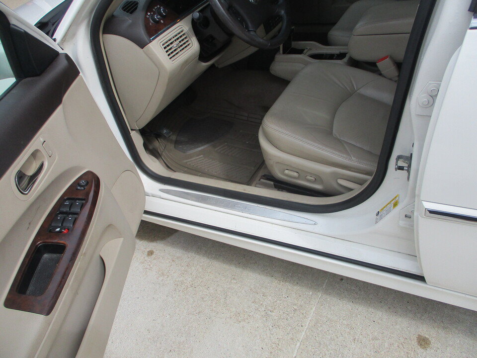 Used 2008 Buick LaCrosse CXL w/ Driver Confidence Package FWD image 22
