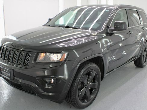 Used 2015 Jeep Grand Cherokee Altitude image 4