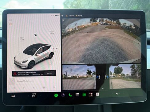 Used 2023 Tesla Model Y Long Range AWD/4WD image 26