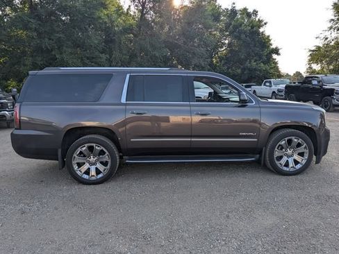 Used 2016 GMC Yukon XL Denali w/ Open Road Package AWD/4WD image 18