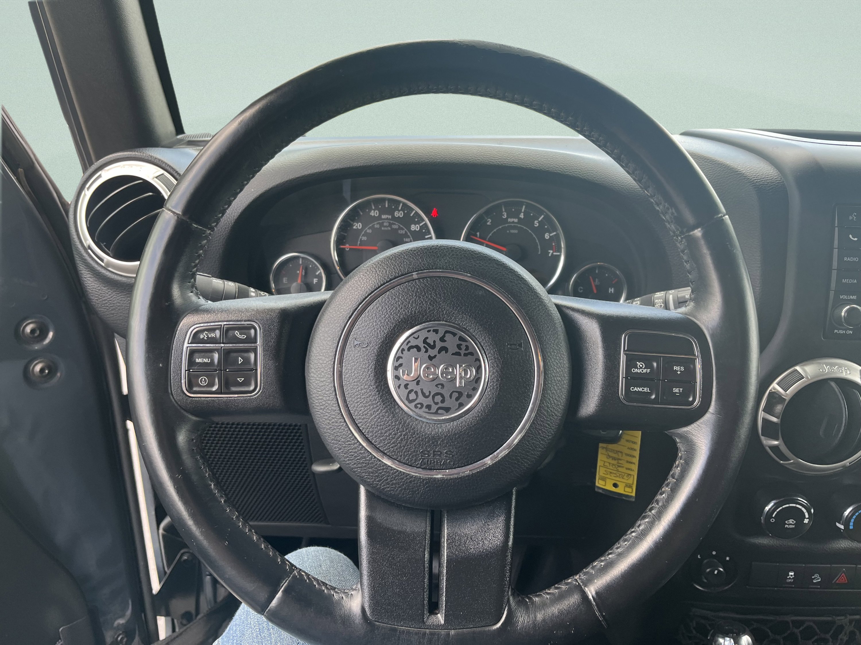 Used 2017 Jeep Wrangler Unlimited Rubicon w/ Connectivity Group AWD/4WD image 19